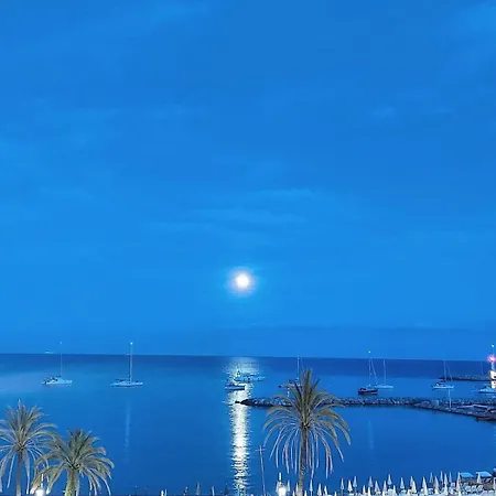 Cozy With Sea View - Sea View And Wi-fi Apartment *